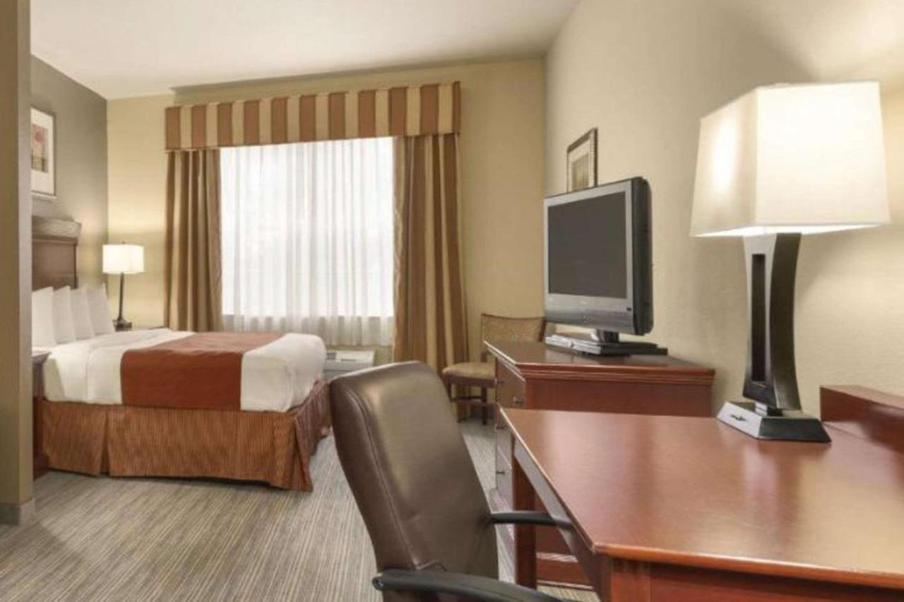 Seffner Inn And Suites ภายนอก รูปภาพ
