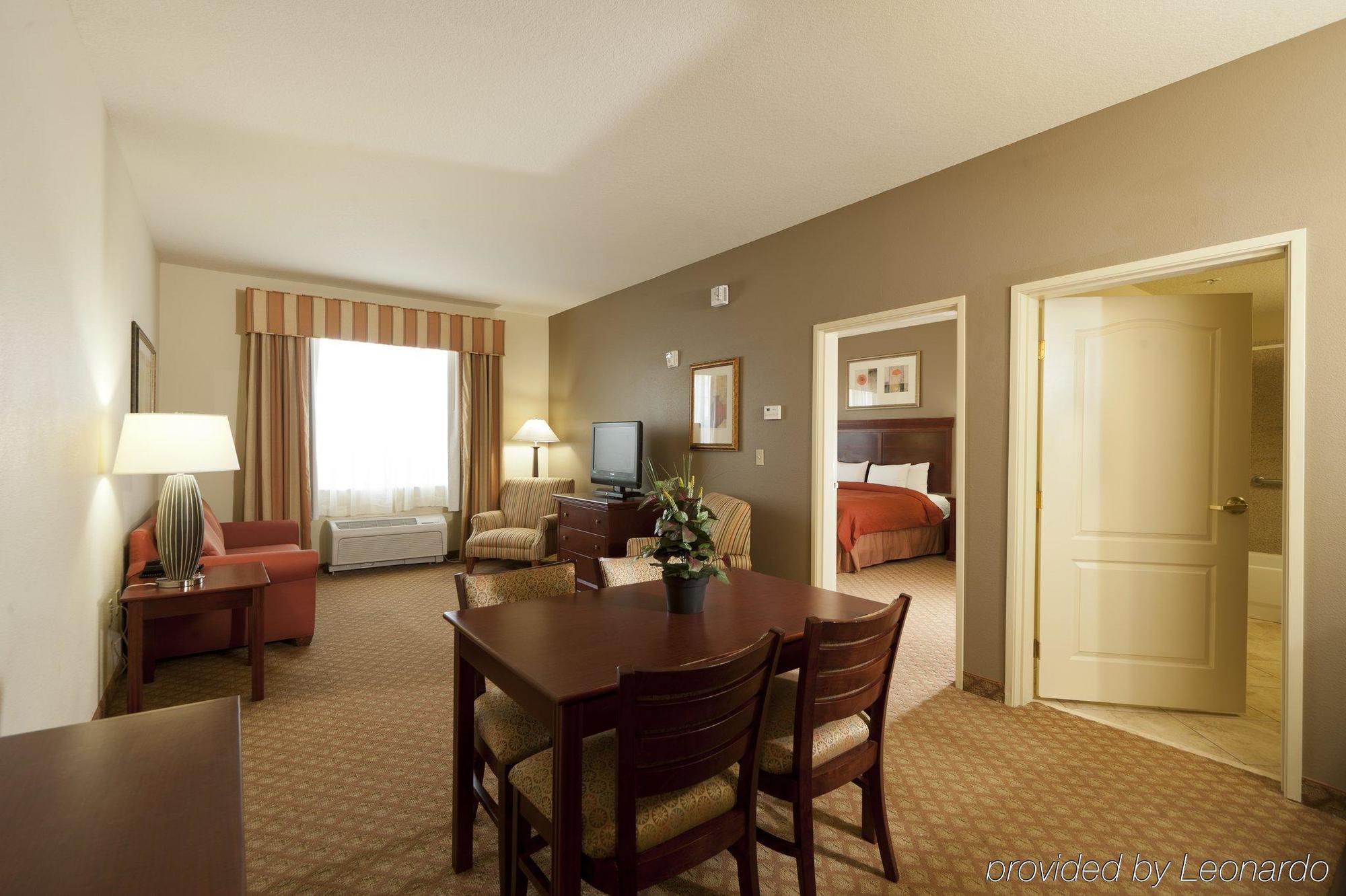 Seffner Inn And Suites ภายนอก รูปภาพ